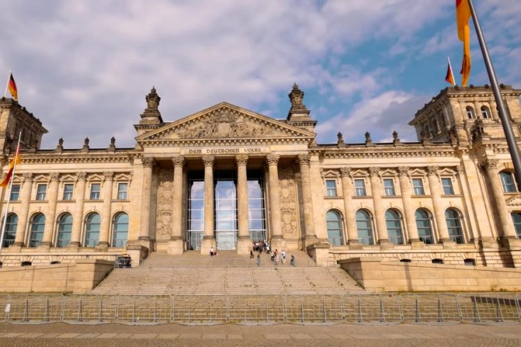 Туризм Германии и Великобритании в мае работать не планирует