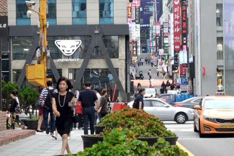 Туристы с Covid-19 целенаправленно посетили курорт в Южной Корее