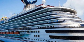 новость 01-05-2020 Carnival Cruise Line вернет членов экипажа домой