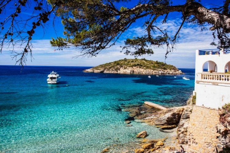 новость 15-05-2020 Испанский остров Майорка возобновляет туризм