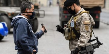 новость 17-05-2020 В субботу столица Чили ввела полную блокировку