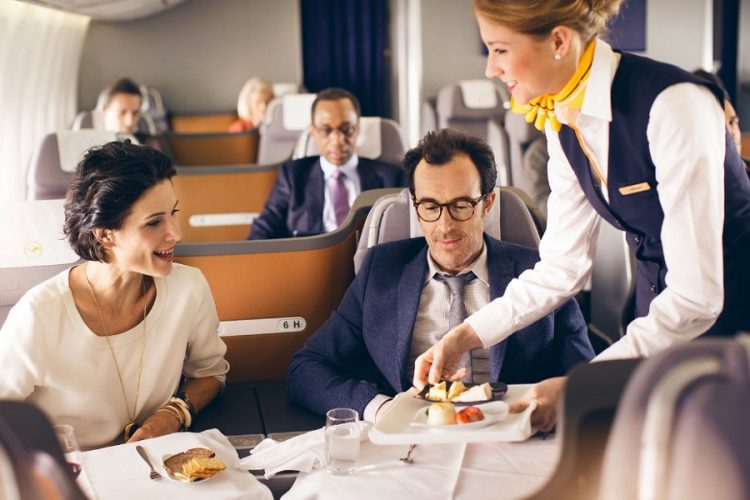 новость 04-05-2020 Услуги питания в самолетах могут прекратиться из-за коронавируса