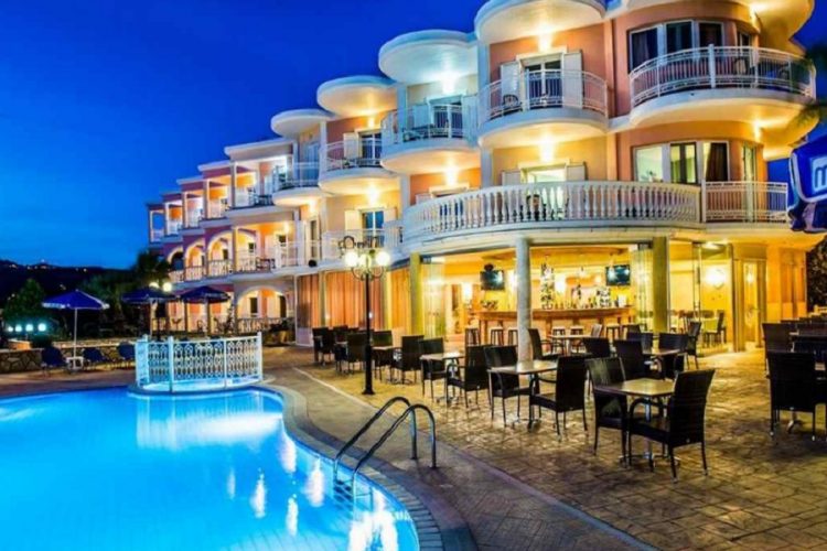 новость 09-05-2020 До начала туристического сезона в Греции откроются 20% отелей