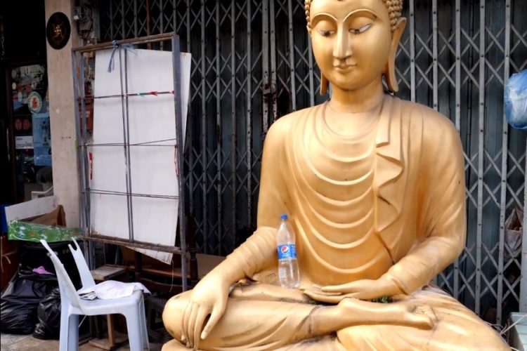 В буддийском храме нашли российского туриста, который не смог выехать на родину