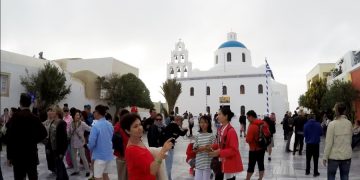 Мэр Афин возмущен открытием нового фонтана на площади Омония
