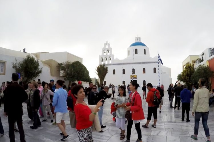 Мэр Афин возмущен открытием нового фонтана на площади Омония