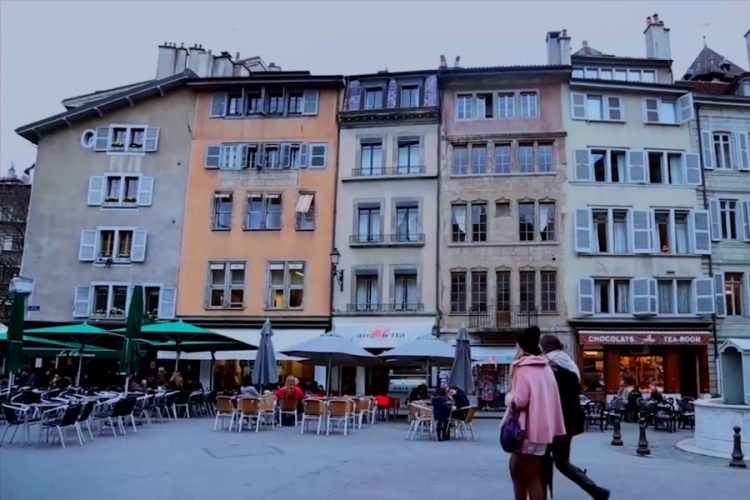 Проститутки Швейцарии будут принимать клиентов по рекомендациям чиновников