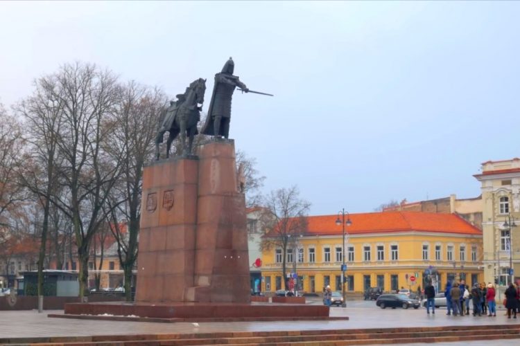 Ограничения на поездки между странами Балтии снимают