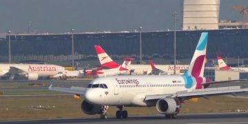 Самолет Eurowings по ошибке вылетел в закрытый аэропорт