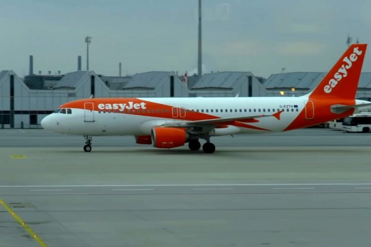 Лоукостер easyJet оставит без работы 30% подчиненных