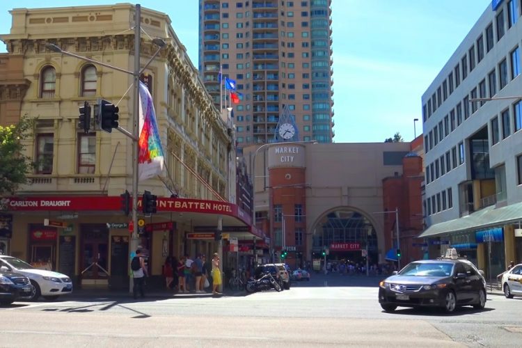 В Сиднее начали работать кафе и рестораны