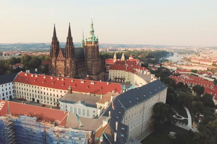 Стоит ли ожидать скидки в отелях Чехии?