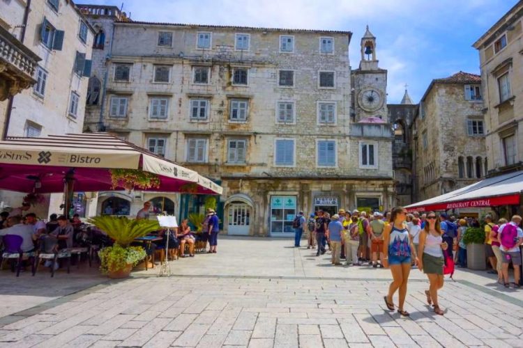 Хорватия и Греция просит не мешать немцам путешествовать