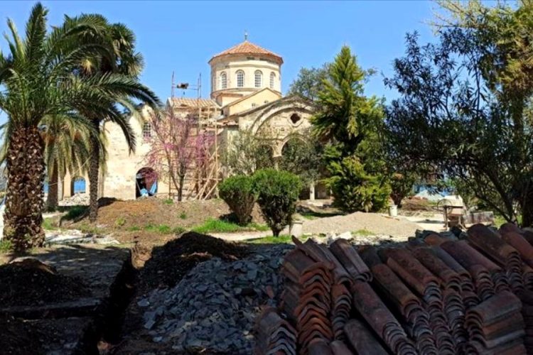 В Турции завершается спорная реставрация мечети Святой Софии