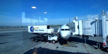 United Airlines не может гарантировать соблюдение социального дистанцирования