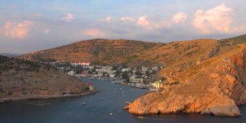 Ученые оценили риск заражения коронавирусом на пляжах Крыма