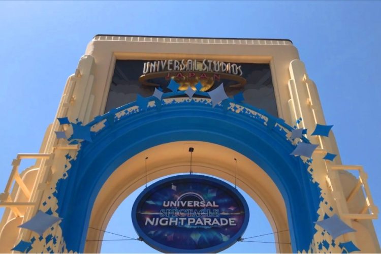 В тематических парках Японии попросят меньше разговаривать