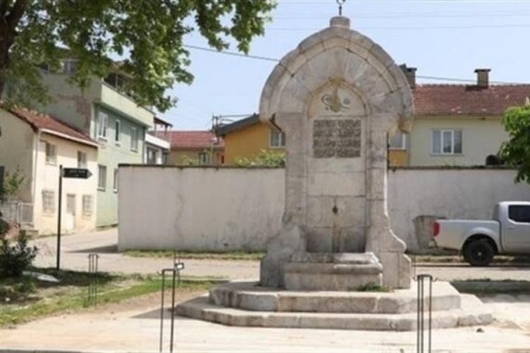 В Турции реконструируют фонтан, построенный османским султаном