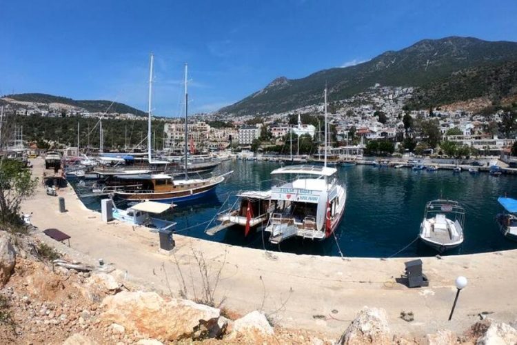 Турецкий город Калкан отметил приток британцев во время карантина