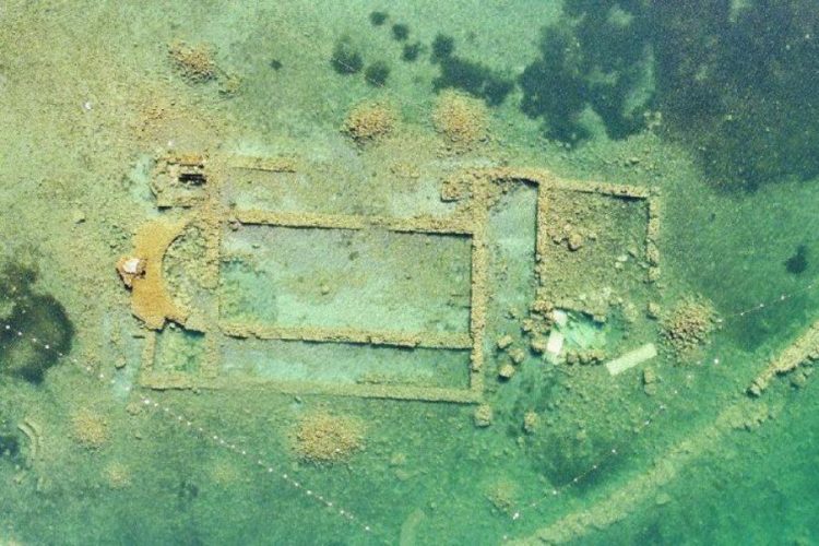 Подводные руины в турецкой провинции Бурса стали заметными благодаря отсутствию туристов