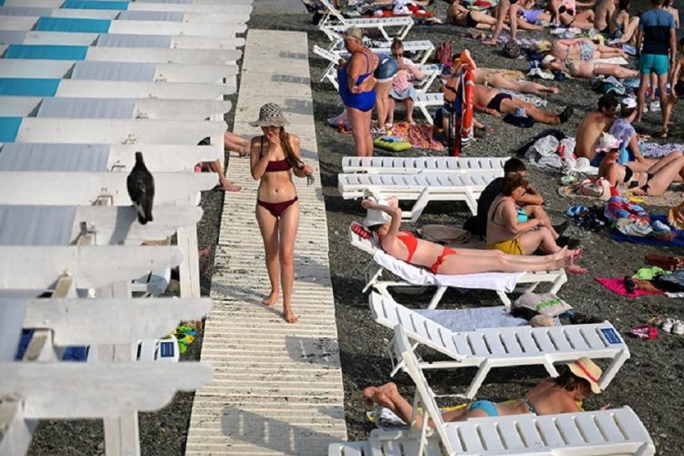 новость 29-06-2020 Туристический бизнес Крыма и Сочи проигрывает теневому сектору