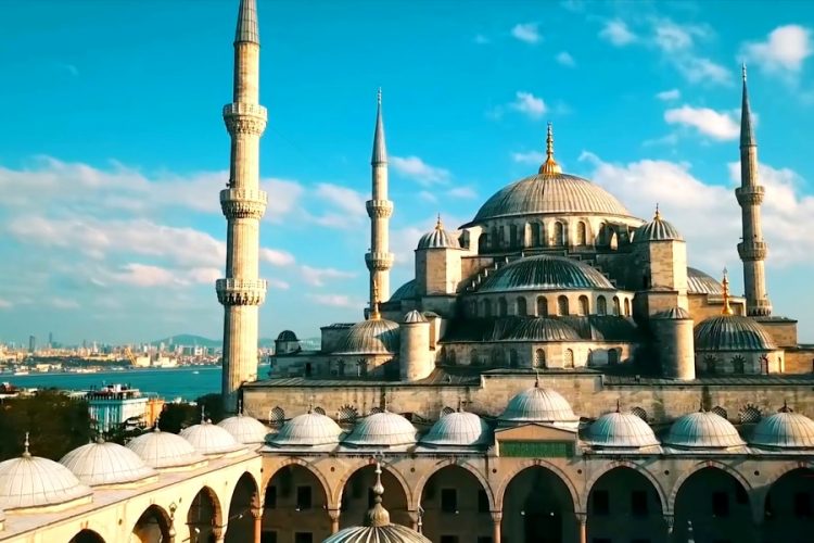 Показатели снижения турпотока из РФ в Турцию побили все антирекорды