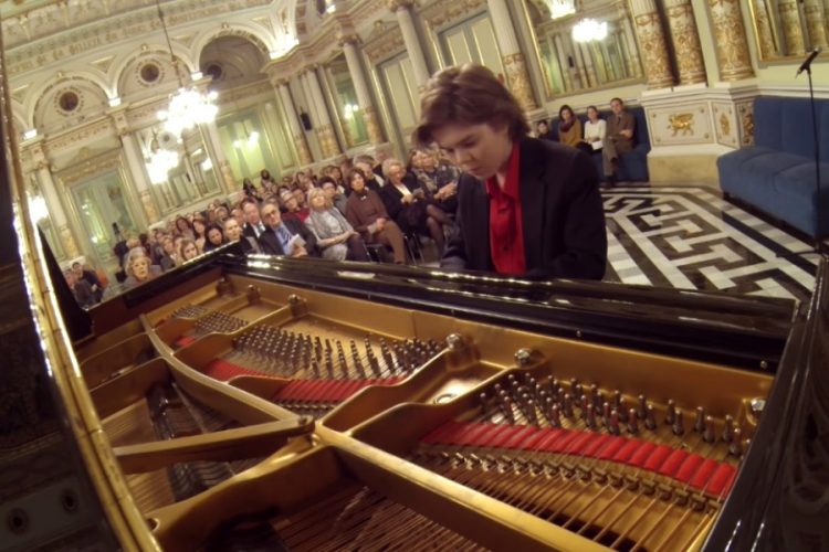 Театр Лисео в Барселоне дал концерт растениям