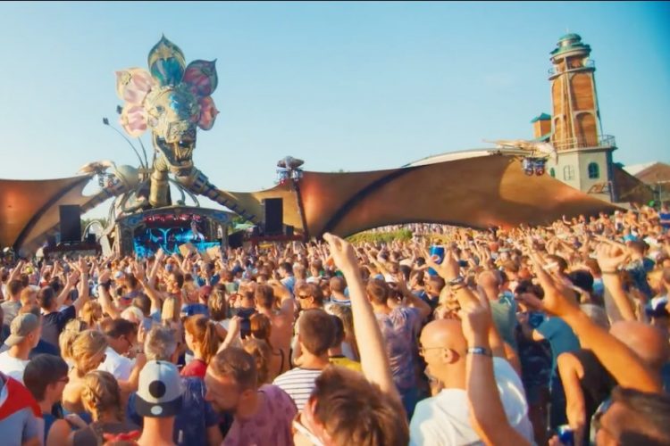 Tomorrowland в этом году можно посетить онлайн