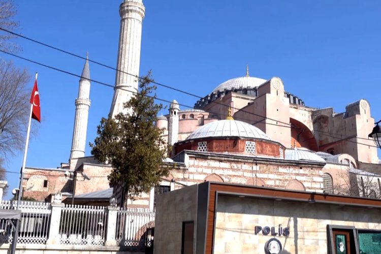 Серьезный конфликт вспыхнул из-за мечети Святой Софии в Стамбуле