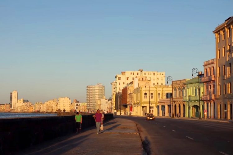 Туризм Кубы начнет восстановление с чартерных рейсов на курорты