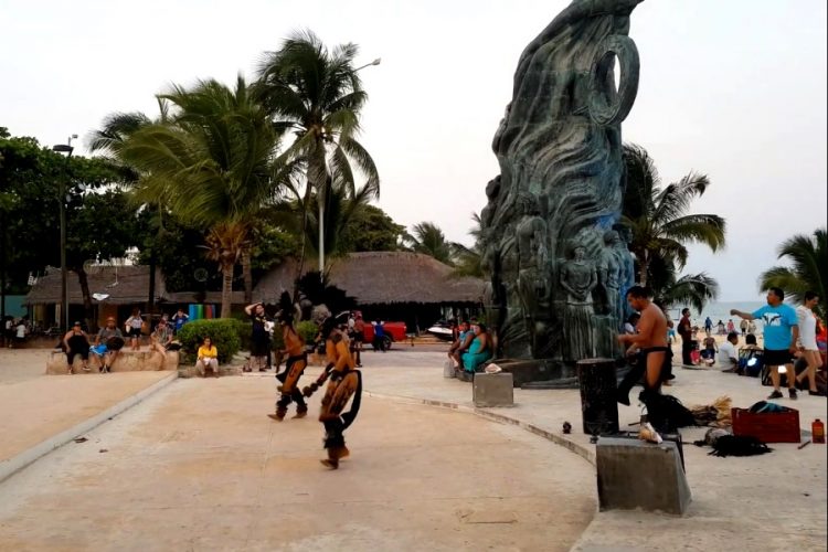 Недалеко от популярных мексиканских курортов нашли затопленную пещеру