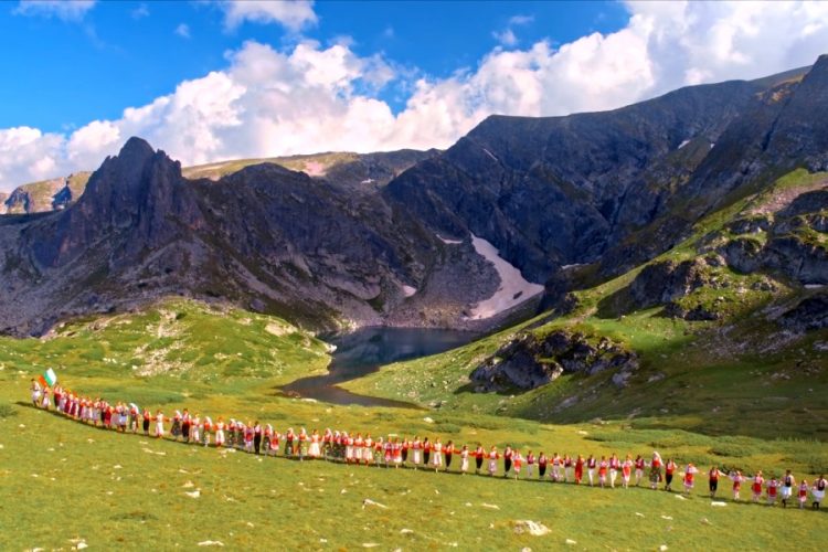 Отдых в Болгарии отменяется - в стране продлен режим ЧС