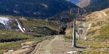 Стало известно, готовы ли россияне покупать туры за границу