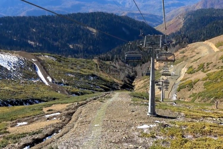 Стало известно, готовы ли россияне покупать туры за границу