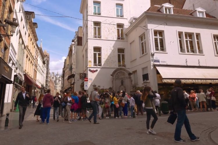 Британский турист пытался провезти в Бельгию кокаин в секс-игрушке