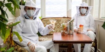 Лондонский бар внедрил интересную схему защиты персонала