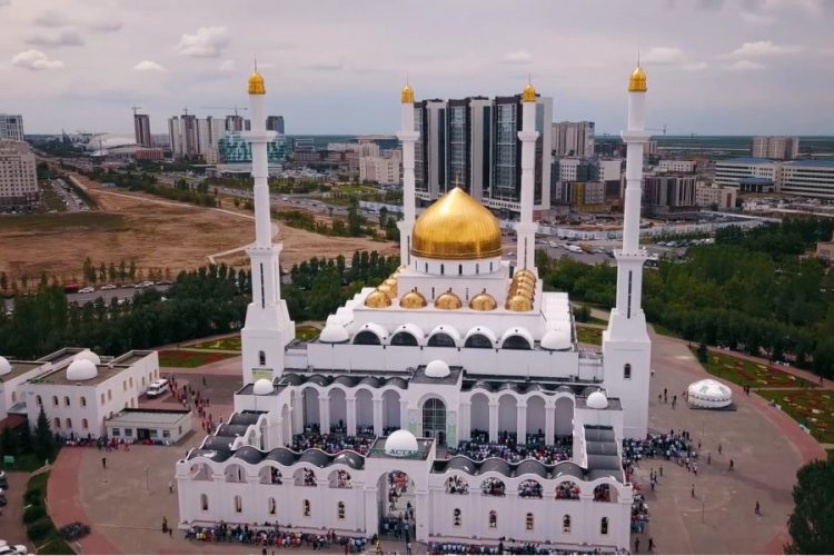 Казахстан вынужден вернуться к жесткому карантину