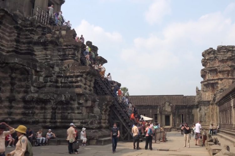 По прибытии в Камбоджу туристы будут платить Covid-депозит