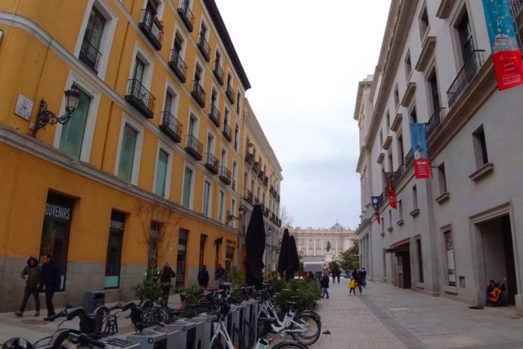 Появились подробности открытия Испании - страна будет доступна не для всех