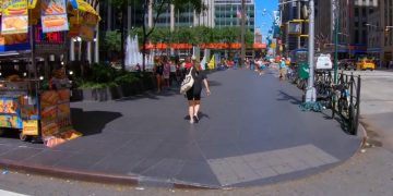 Стало известно, сколько еще будет закрытым Бродвей в Нью-Йорке
