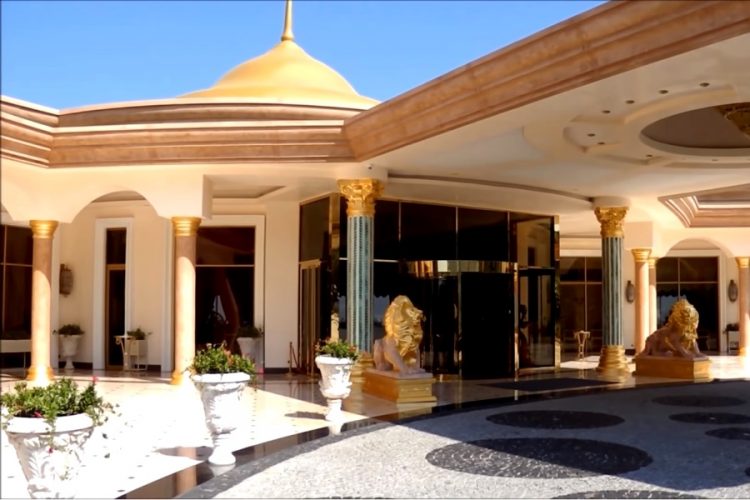 Еще 2 турецких провинции ввели обязательный масочный режим