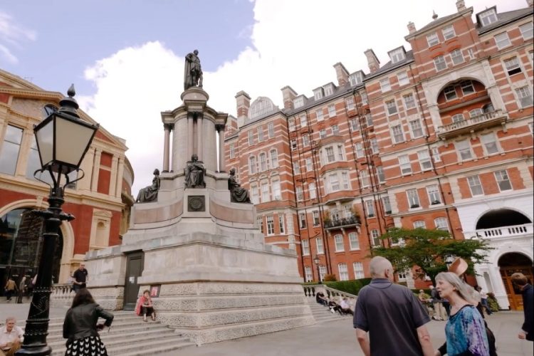 Турфирмы Великобритании выступили против карантина