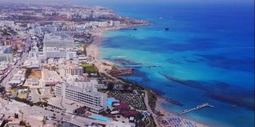 Какие страны откроются для россиян первыми?