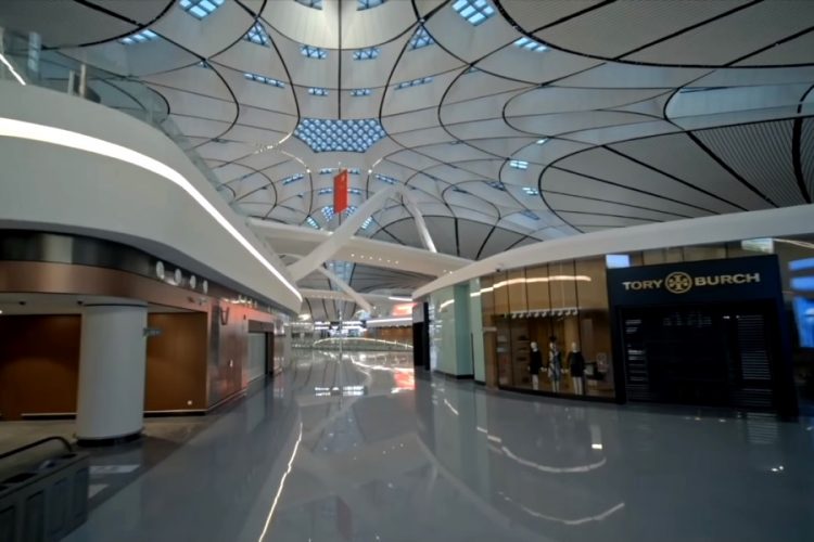 В Пекине отменили сотни рейсов из-за коронавируса