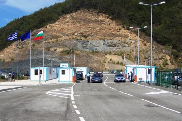 новость 23-07-2020 Проверки туристов на границах Греции ужесточаются