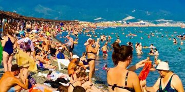 новость 13-07-2020 На высокий спрос на курорты РФ пожаловались туроператоры