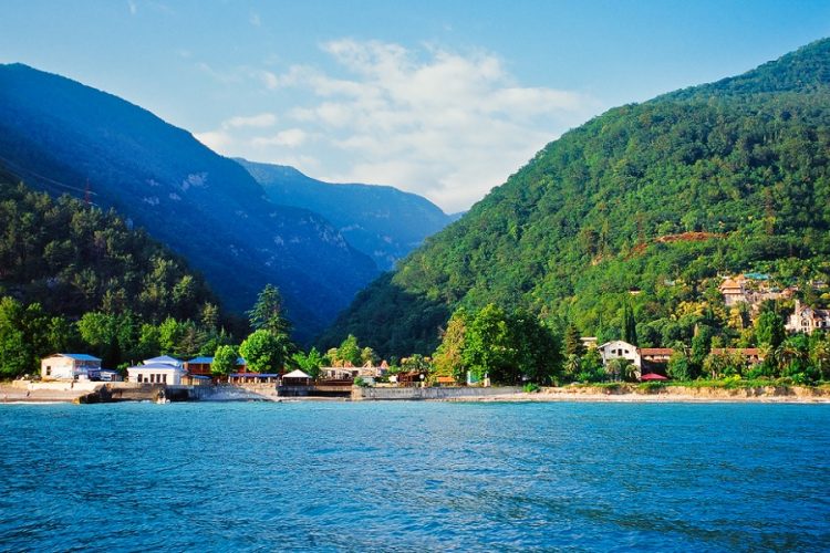 новость 29-07-2020 Абхазия не стала открывать границы для российских туристов