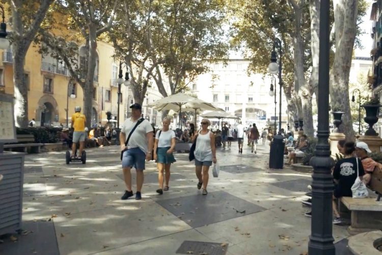 Туризм Испании открывается для 12 неевропейских стран