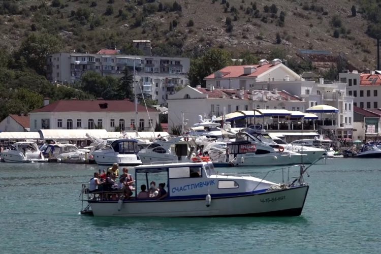 В Крыму могут поднять цены из-за высокого спроса на отдых