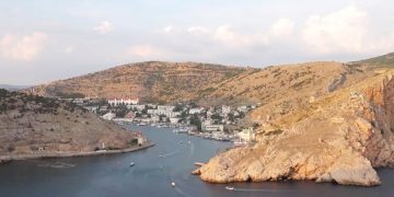 С начала июля в Крыму отдохнули 400 000 туристов
